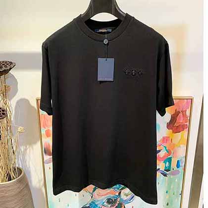 路易家春夏Lv 經(jīng)典大l貼布刺繡 短袖T恤 新款版型設(shè)計(jì)！