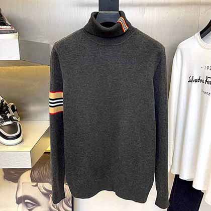 巴寶莉秋冬款高領羊毛衫，羊毛混紡面料，舒適保暖時尚畢備！