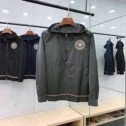 范思哲胸前美杜莎刺繡圖案時尚連帽