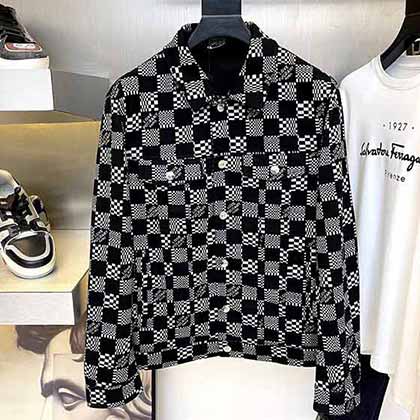 Lv秋冬新品棋盤圖案立領夾克外套！