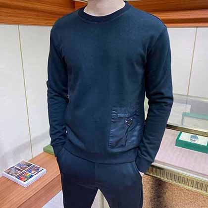 三角標(biāo)志運(yùn)動(dòng)衛(wèi)衣品牌普拉達(dá) Praa 官網(wǎng)圓領(lǐng)衛(wèi)衣！