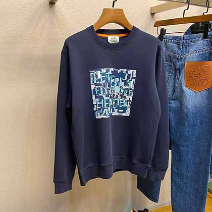 Hermes早秋書與字母結(jié)合圖形設(shè)計薄款圓領(lǐng)衛(wèi)衣！