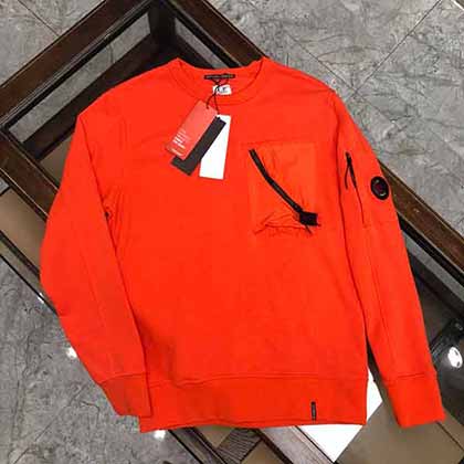 CP.company新款重工外套衛(wèi)衣，套頭設(shè)計(jì)保暖舒適！