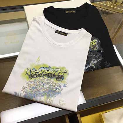 范思專柜款ss新款 圓領短袖T恤。