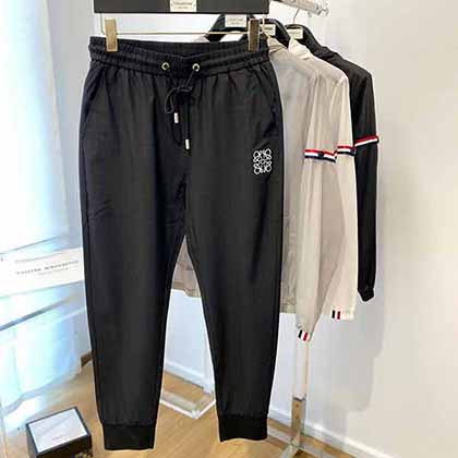 LOEWE羅意威毛圈速腳衛(wèi)褲設(shè)計(jì)低調(diào)，卻有眾多追捧者