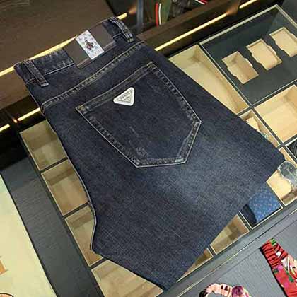 歐美大品牌男裝 普拉達早春新款