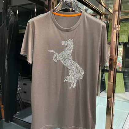 愛仕Hemès時尚男裝t恤，給你滿滿的驚喜體驗。