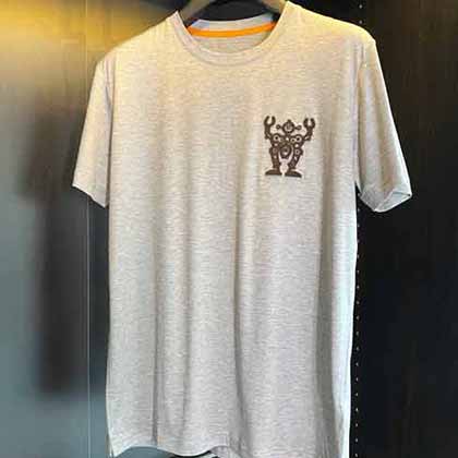 愛仕(Hemès) 春夏新款機器人主題設計牙刷繡工藝男裝t恤！