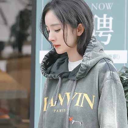 LANVIN浪凡做舊和潑墨很有美式街頭藝術(shù)感  楊