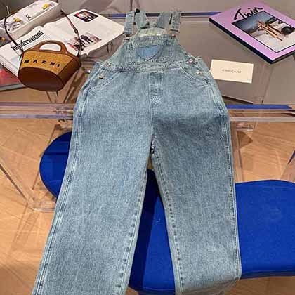 愛(ài)心貼布牛仔背帶褲Kim家的愛(ài)心靈