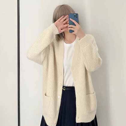 CELINE早秋針織開衫，衣櫥里少不了慵懶風毛衫噠！