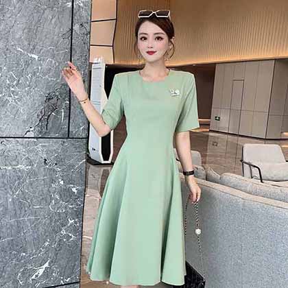 爆款春夏女裝新款時(shí)尚中長款短袖壓褶寬擺修腰連衣裙