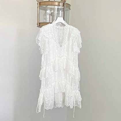 Zimmermann  “Mae” 連衣裙可謂伴你優雅度夏的理想之選