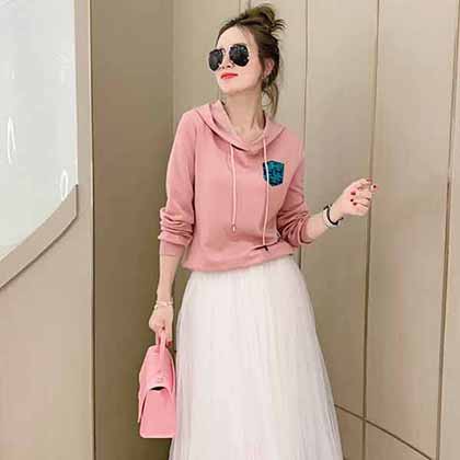 國際女裝大品牌愛馬新款重工壓褶網(wǎng)紗半