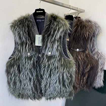 BALENCIAGA 狐貍毛馬甲，高等漸變設計，精良寬松版型