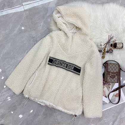 廣州大品牌男裝Dio專柜秀場同款新品發(fā)售超爆沖鋒衣