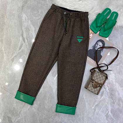 早秋潮牌千鳥格衛褲，上身搭配毛衣或者是大衣風衣都非常的百搭哈