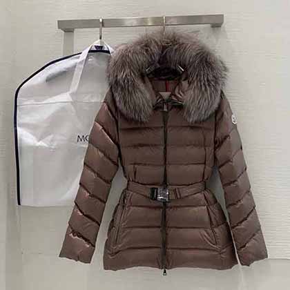 新法國代買！MONCLER 新款女毛毛領(lǐng)連帽收腰帶羽絨服