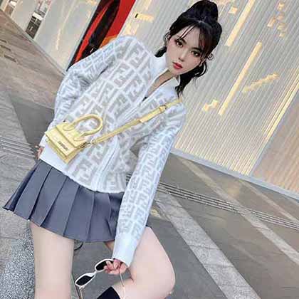 Fedi秋冬新系列經(jīng)典老花雙F logo仿貂毛拉鏈外套！