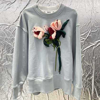 經典寬松版型yyds，新款純手工織花假兩層衛衣。