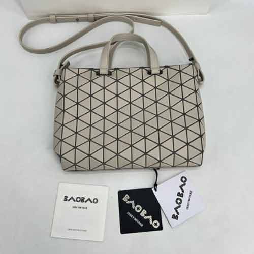 日本名品網三宅一生ISSEY MIYAKE豆腐包波士頓方盒新