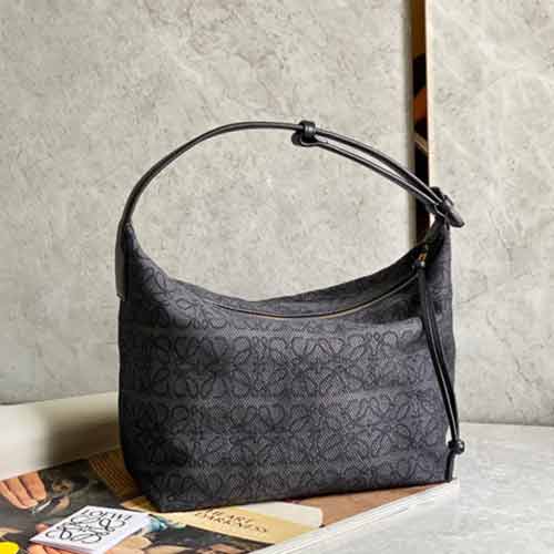 搶手腋下包】Cubi繡設計，高等感十足，輕松搭配白T，化學反應爆棚！