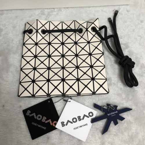 三宅一生原單新款束口抽繩包，下手為自己爭取一個吧