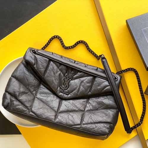 LOULOU PUFFER 絎縫小羊皮包,100%羊皮柔軟,金扣五金別致吸睛