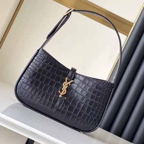 圣羅蘭火爆腋下包，展現獨立女性魅力！