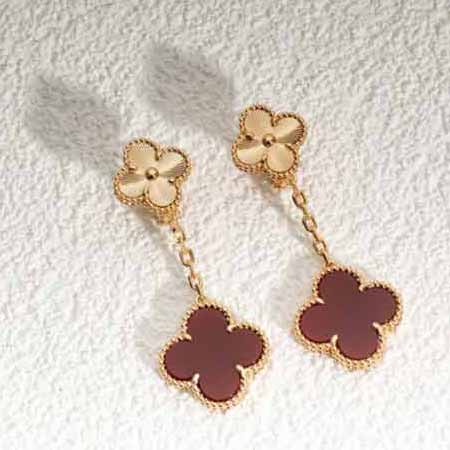 四葉草雙花紅玉髓璣鏤雕花耳環，超美超顯氣質女