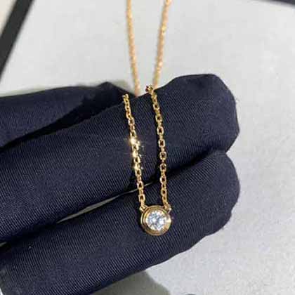 卡地亞的鏈子輕奢風(fēng)格飛碟項(xiàng)鏈，單