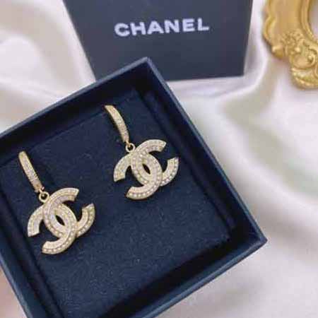 選幾款香奈兒耳釘心儀的首飾來點綴美美的你