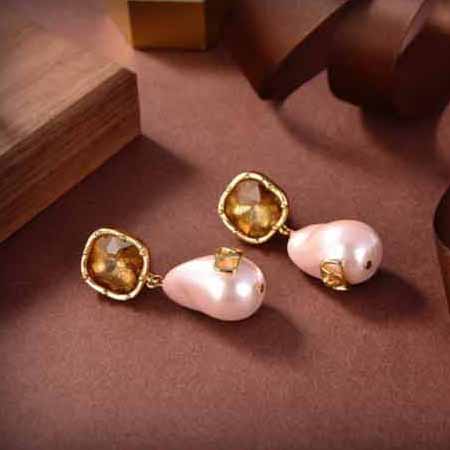 華倫天奴珍珠耳釘新品火爆網絡！