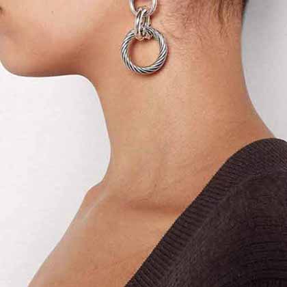 法式高雅氣息Bottega Veneta BV耳環：金屬感十足，設計感驚喜