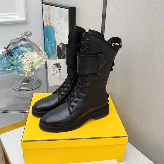 fd芬迪側面拉鏈開合機車靴 魔術貼綁帶中筒靴