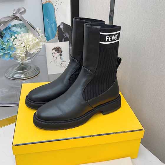 Fend全新女式中筒靴，秋冬系列FF襪