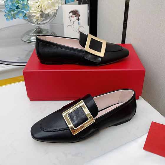 RV側金屬方扣樂福鞋，本款樂福鞋是