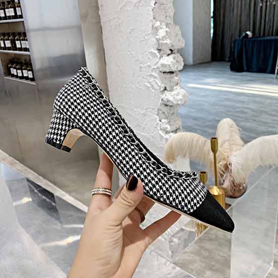 小香官網同步高版本更新款尖頭鏈條單鞋