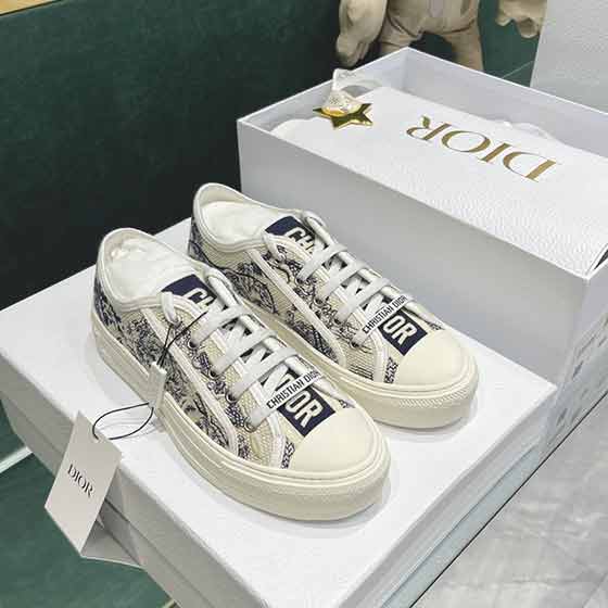 迪奧刺繡布鞋！高等刺繡面料與市場普通面料有區別！