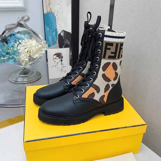 名品折扣網Fend秋冬系列系帶短靴