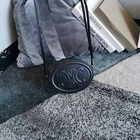 CELINE秋冬小豬包：小巧精致，搭配絕加，容量足夠！