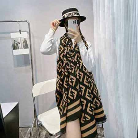 FENDI新款羊毛圍巾女秋冬季高等感大品牌羊絨披肩