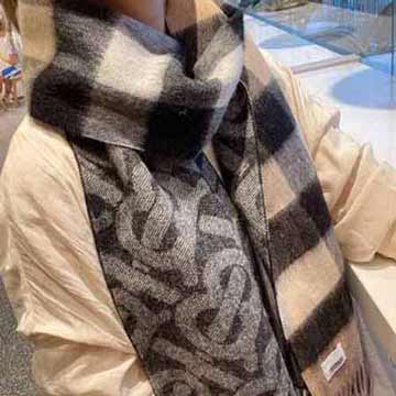 Burberry圍巾女冬季羊絨高等披肩兩用歐美大品牌雙面加厚保暖圍脖