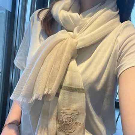 巴寶莉Burberry經典專柜款羊絨格子披肩