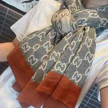 Gucci專(zhuān)柜新款針織羊絨圍巾披肩