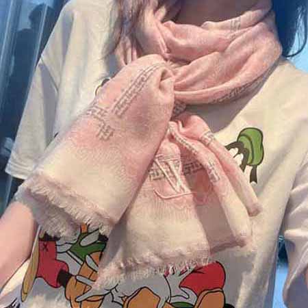 LV單品，四邊金屬框打造奢華的大品牌風高原羊絨圍巾