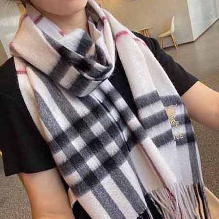 巴寶莉萬年經典巴格戰馬系列小圍巾