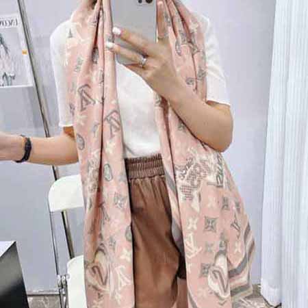 Louis Vuitton路易威登超棒質(zhì)量 氣質(zhì)優(yōu)雅的羊絨LV披肩