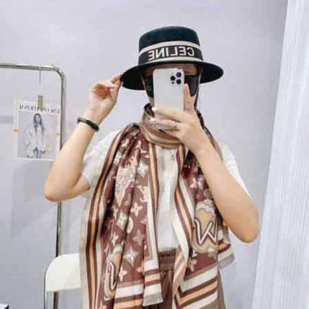 LV披肩 臻選質感柔軟的羊毛及羊絨纖維精心紡 超棒質