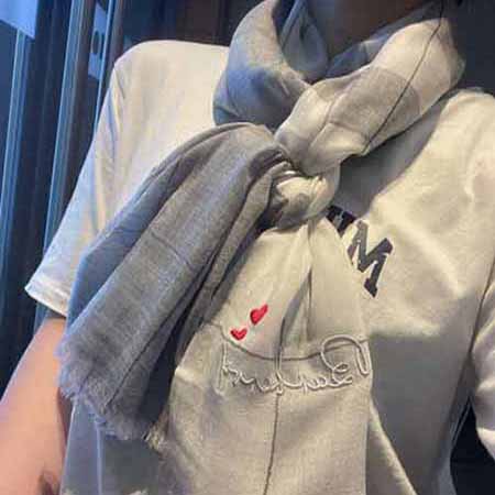 巴寶莉Burberry經典專柜款超薄羊絨格子披肩